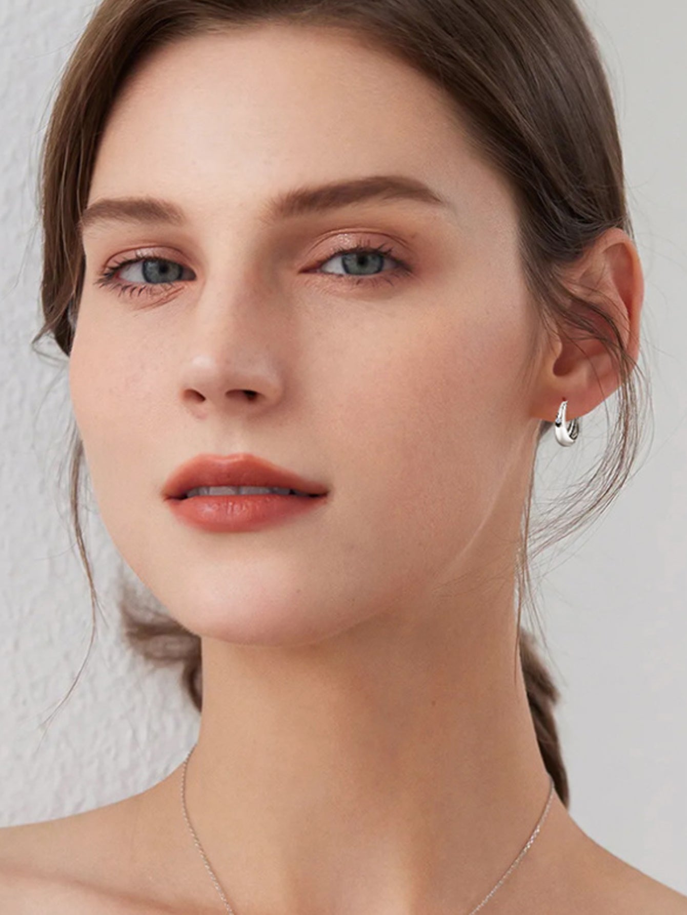 S925 Silver 0.06 Carat Moissanite Retro Earrings European American Style Punk Light Luxury, Gold color