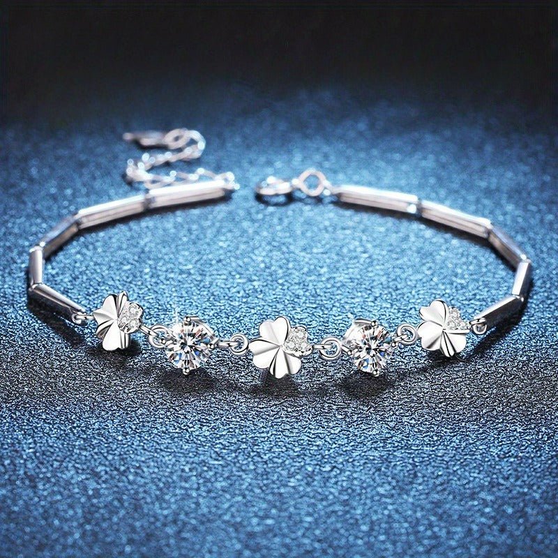 Moissanite Bracelet in 925 Silver Four-Leaf Clover Style Shining Gorgeous Jewelry for Parties