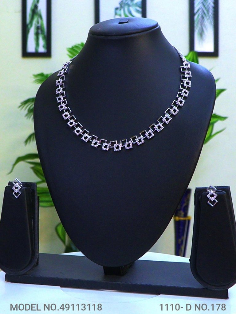 Special Occasion Necklace Set - Silver Colour
