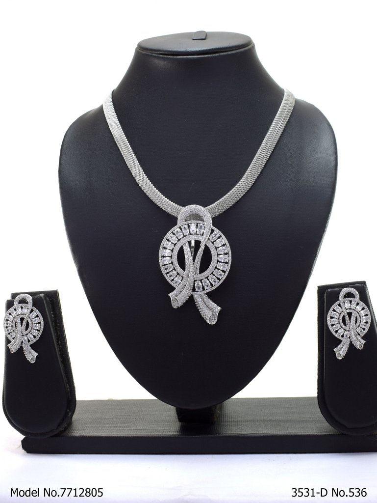 Handcrafted Masterpiece Cz Pendant Set